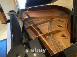 Baby Grand Piano, Samick Model SIG-50. Polished Ebony Excellent