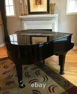Baby Grand Piano Young Chang Model TG-150 Polished Ebony With Bench Stunning