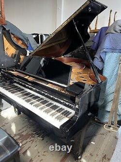 Kawai GS30 Professional Conservatory Grade Model. Excellent Condition. Year 1984