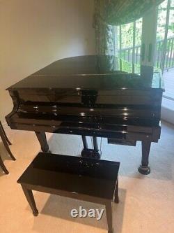 Knabe Baby Grand Piano Model KN-520 Gloss Black With Bench & Auto Piano player