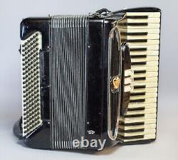 (MA5) Vintage Giulietti Camerini Deluxe Piano Bass Accordion Model S32 ITALY