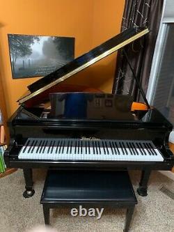 Pearl River Baby Grand Piano Model GP142