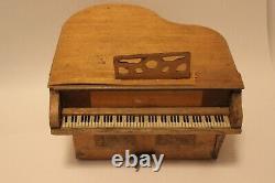 RARE 1939 Novelty Grand Piano Radio Vintage General Television model 534