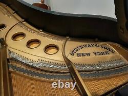 Steinway Grand Piano, model M, 5'7 vintage, in pristine condition