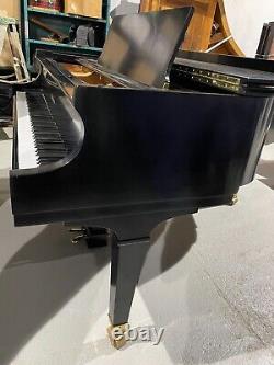 Stunning Baldwin Baby Grand Piano Satin Ebony Model R