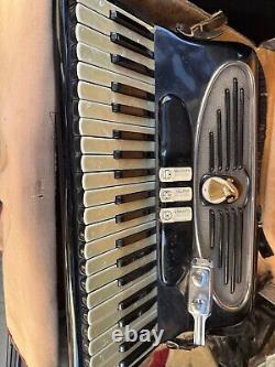 Vintage Giulietti Camerini Deluxe Piano Bass Accordion Model S32 Italy