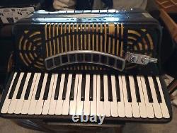 Vintage excelsior accordian model symphony grand