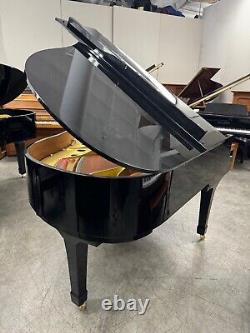 Yamaha G2 Grand Piano 5'8 Polished Ebony