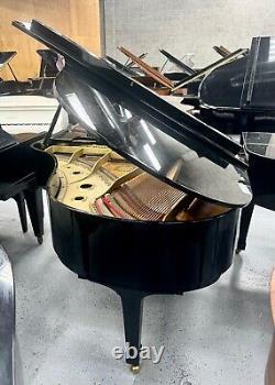 Yamaha G2 Grand Piano 5'8 Polished Ebony