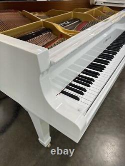 Yamaha Snow White G1 Baby Grand Piano Outlet